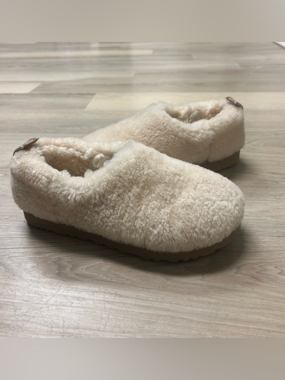 Ugg Classic Cozy Bootie Women Slipper Shoes Sz 8 Cream Platform Sheepskin Lounge - Picture 9 of 12